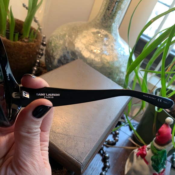❤️SOLD ⛔️Authentic ST.LAURENT 60 Round Oversized - Picture 5 of 8